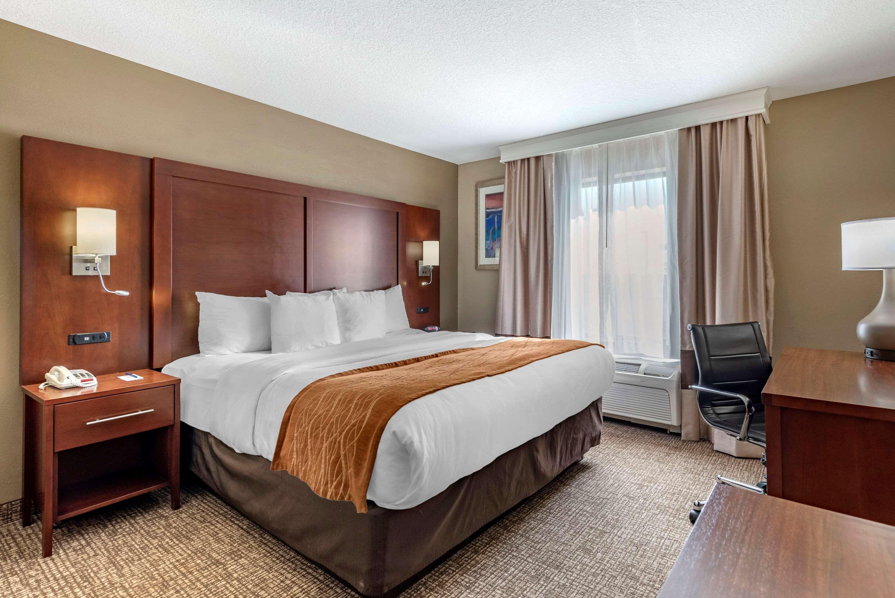 Comfort Inn & Suites Манси Экстерьер фото